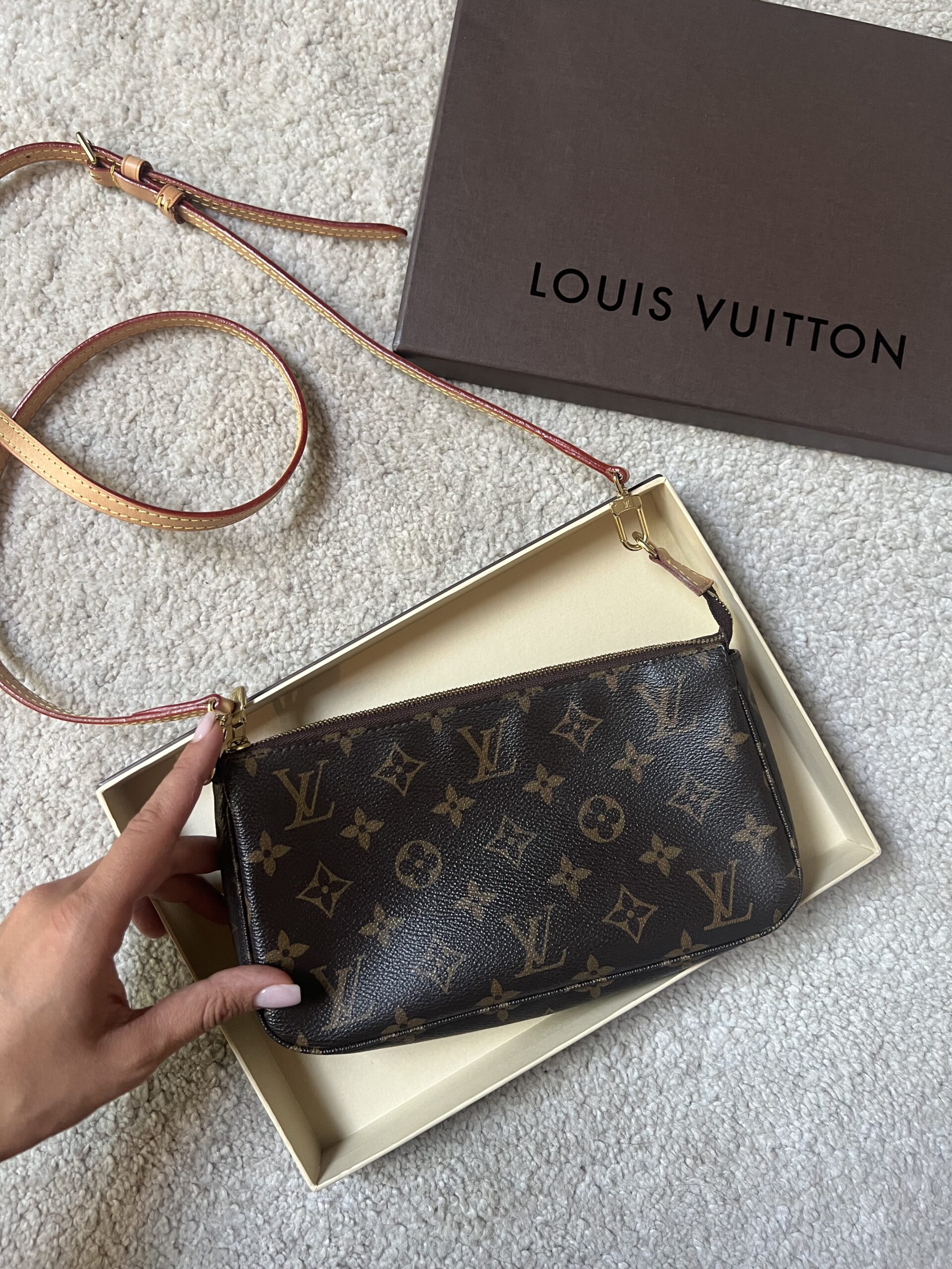 Pochette Accessoires Tracolla a catena corta di Louis Vuitton in